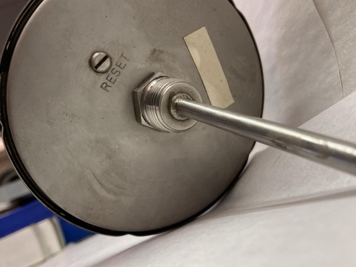 Moeller Bimetal,Model 4000 0-200°F,Thermometer 6 Inch Stem