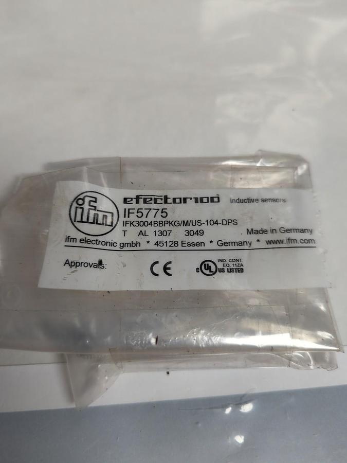 EFECTOR 100,IF5775,INDUCTIVE SENSOR IFK3004BBPKG/M/US-104-DPS NOS