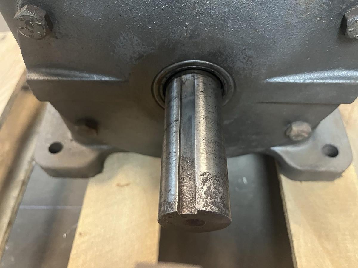 Used BROWNING,450U1-LR60F,WORM GEAR SPEED REDUCER RATIO 60 3.40HP 1750RPM