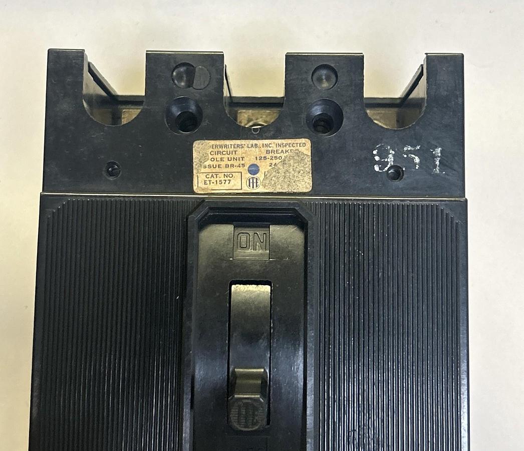 Used ITE,ET-1577,CIRCUIT BREAKER 70A 240V 3P