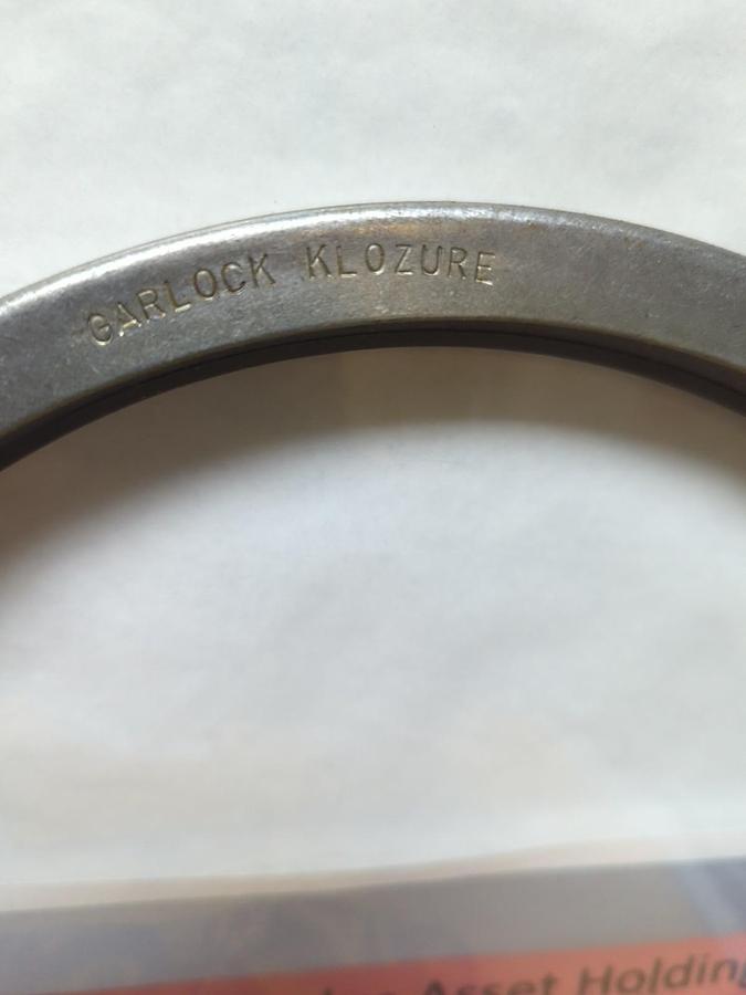 GARLOCK KLOZURE,21086-4511,OIL SEAL 9.25X10.5X0.625 NOS