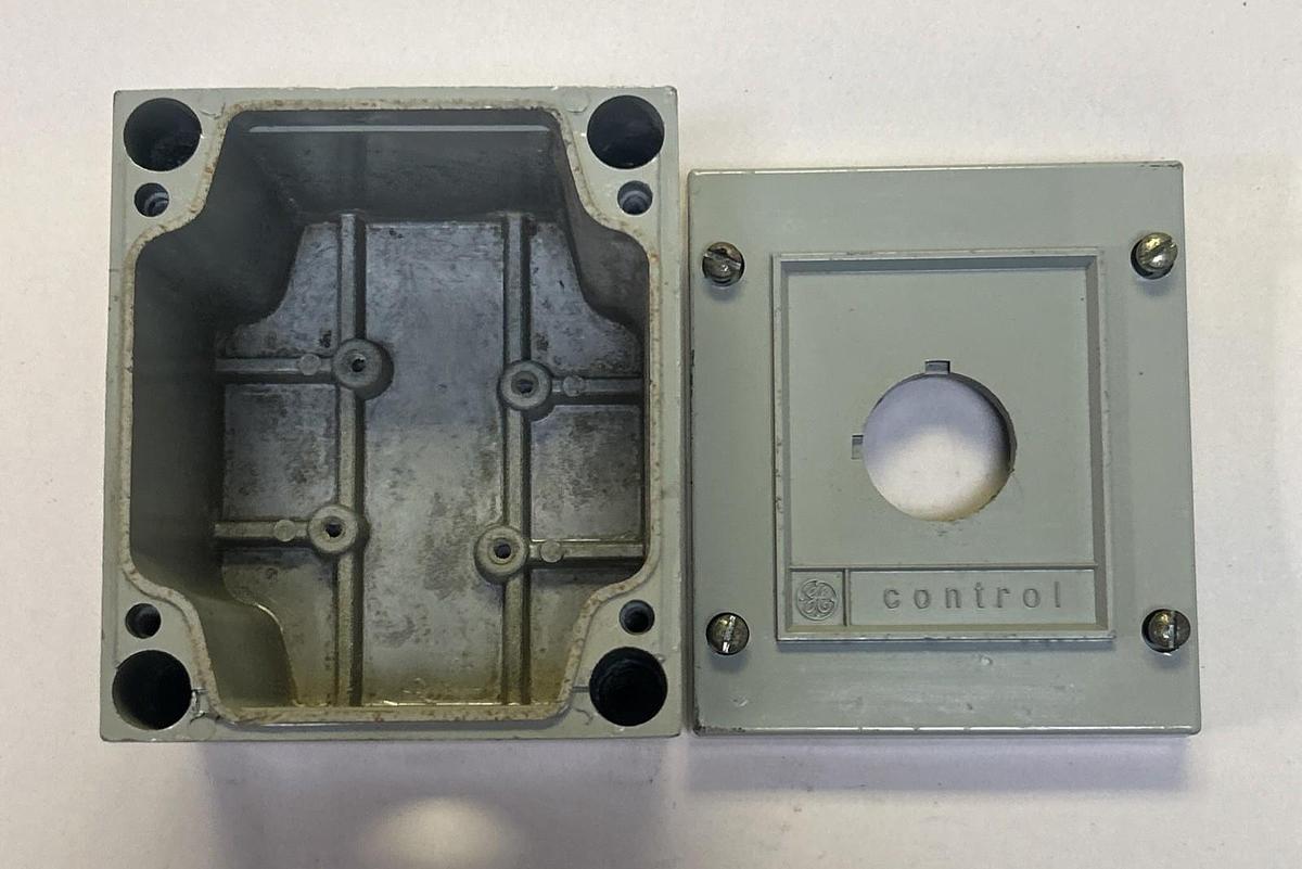 Used GE,CR2940BC201A,ENCLOSURE CONTROL BOX