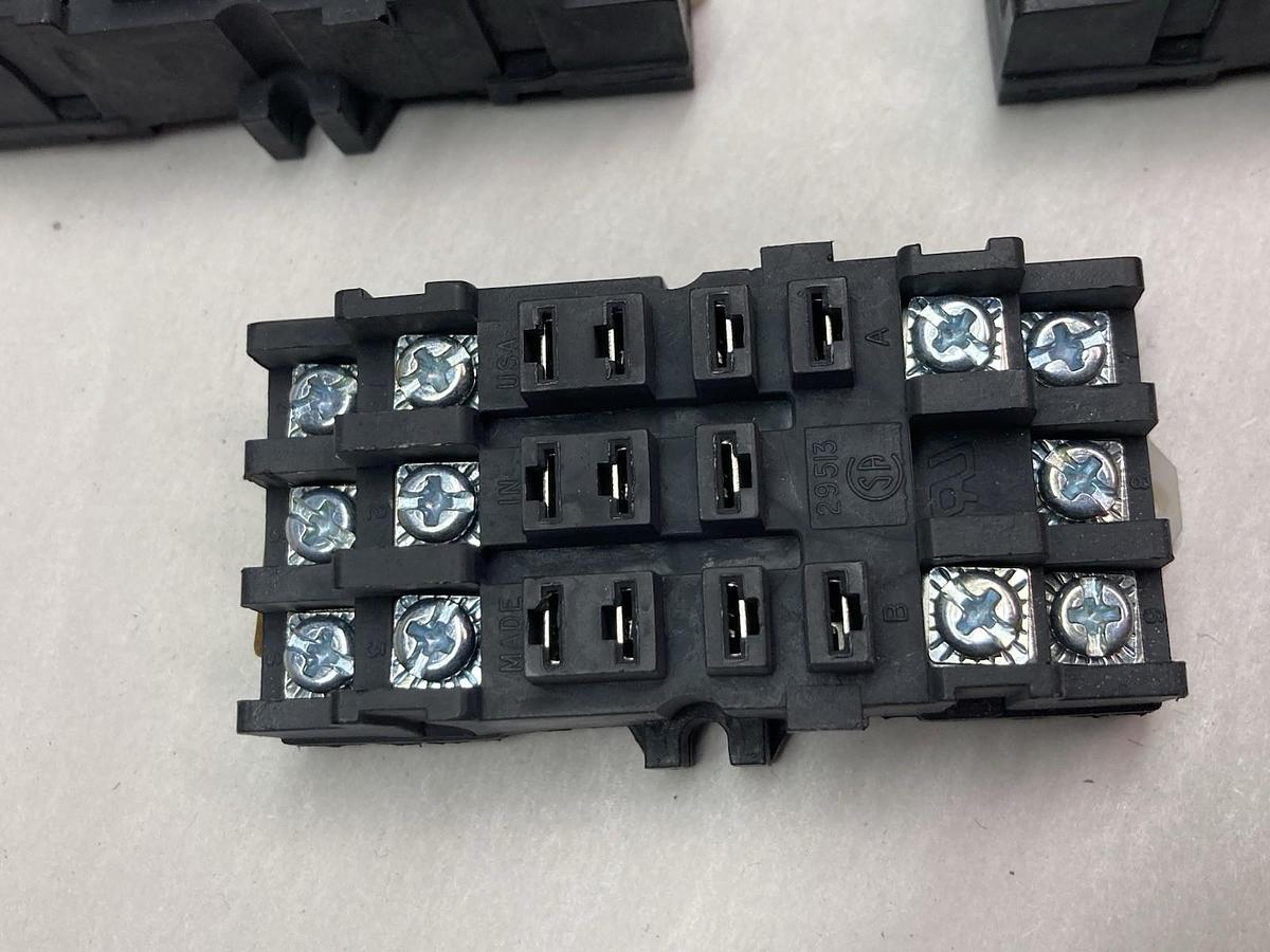 Custom Connector Corporation,ST11-PC,Relay Socket 300V 10A BOX OF 10