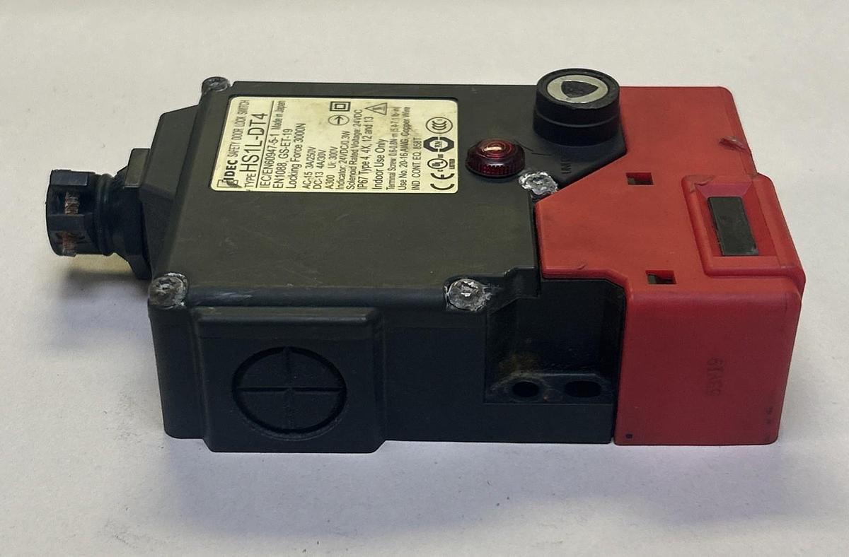 Used IDEC,HS1L-DT4,SAFETY DOOR LOCK SWITCH