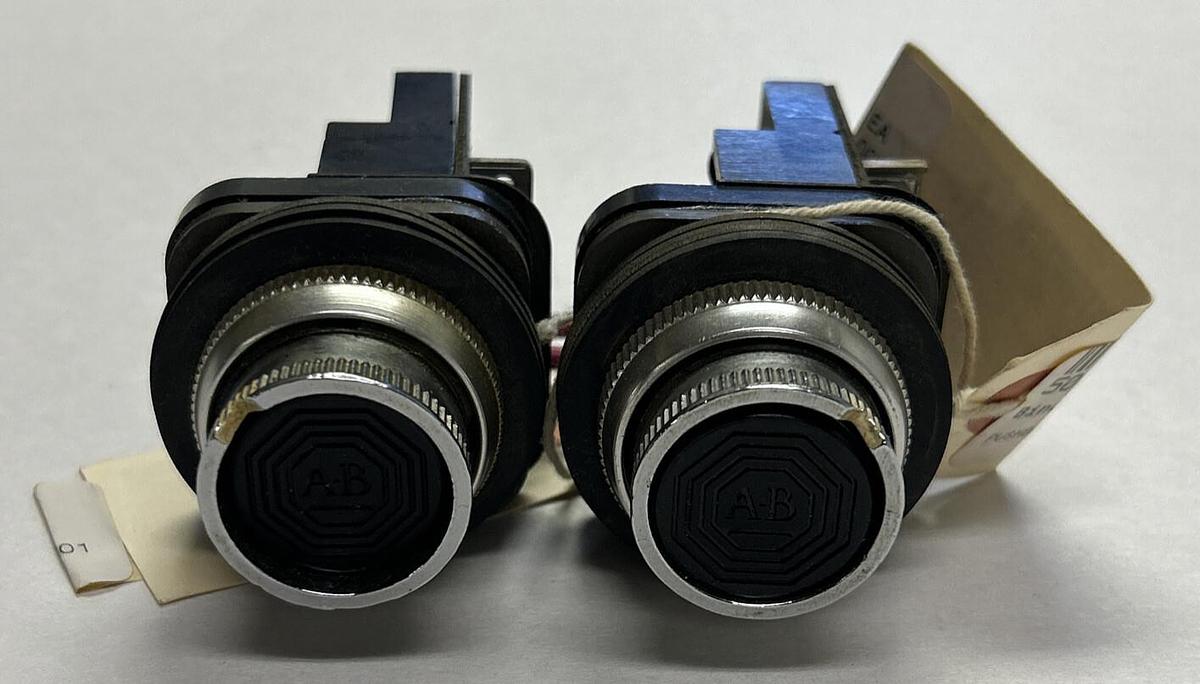 ALLEN BRADLEY,800T-KE2A,BLACK SELECTOR PUSH BUTTON LOT OF 2 NOS