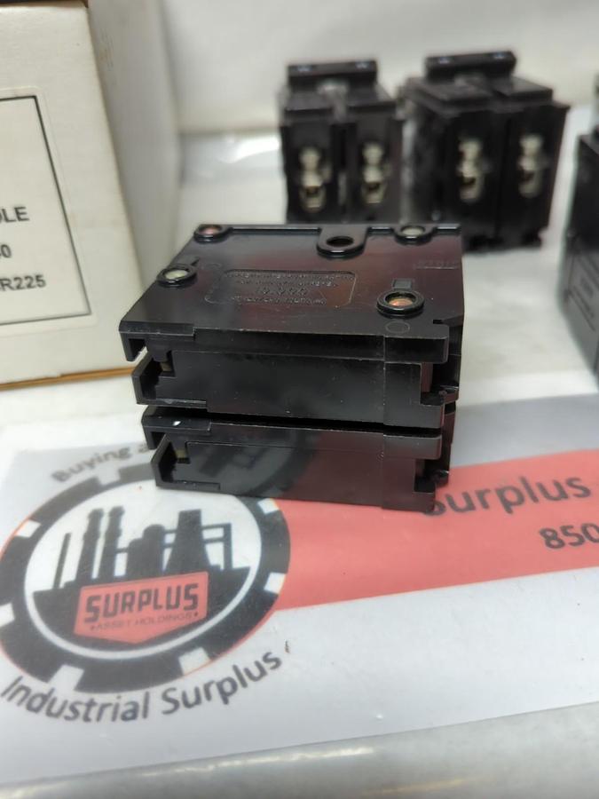 Used CUTLER-HAMMER,BR225,CIRCUIT BREAKER 25 AMP 2-POLE LOT OF 5 PRE-OWNED