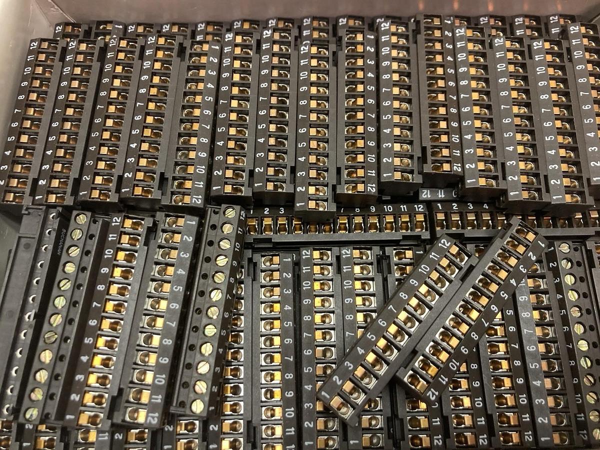 Buchanan,SSB4P12S11,8-Hole Terminal Strip BOX OF 100