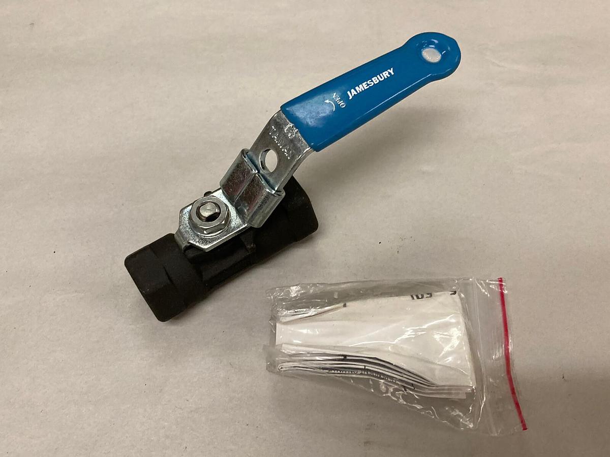 Jamesbury,WCB,1-1/2 INCH Ball Valve  Body 2000 Seat 1000