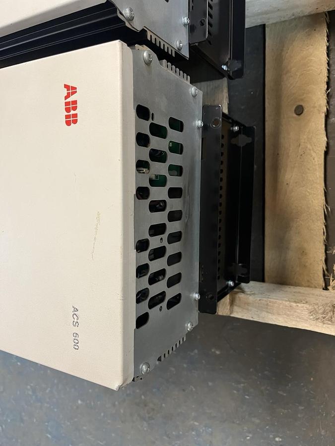 Used ABB,ANC634002050000000902,ACS 600 INVERTER DRIVE 24 AMP 380-500V
