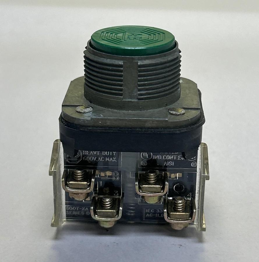 ALLEN BRADLEY,800T-A,GREEN PUSH BUTTON NOS