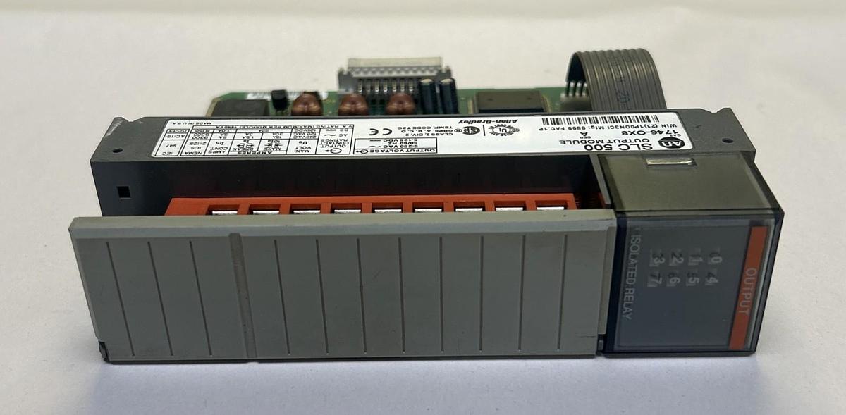 Used ALLEN BRADLEY,1746-OX8,SLC500 OUTPUT MODULE