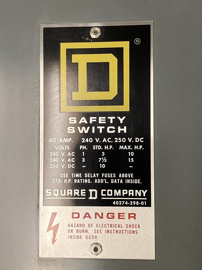 Square D,H222N,Safety Disconnect Switch 60 Amps  240 V.AC  250 V.DC
