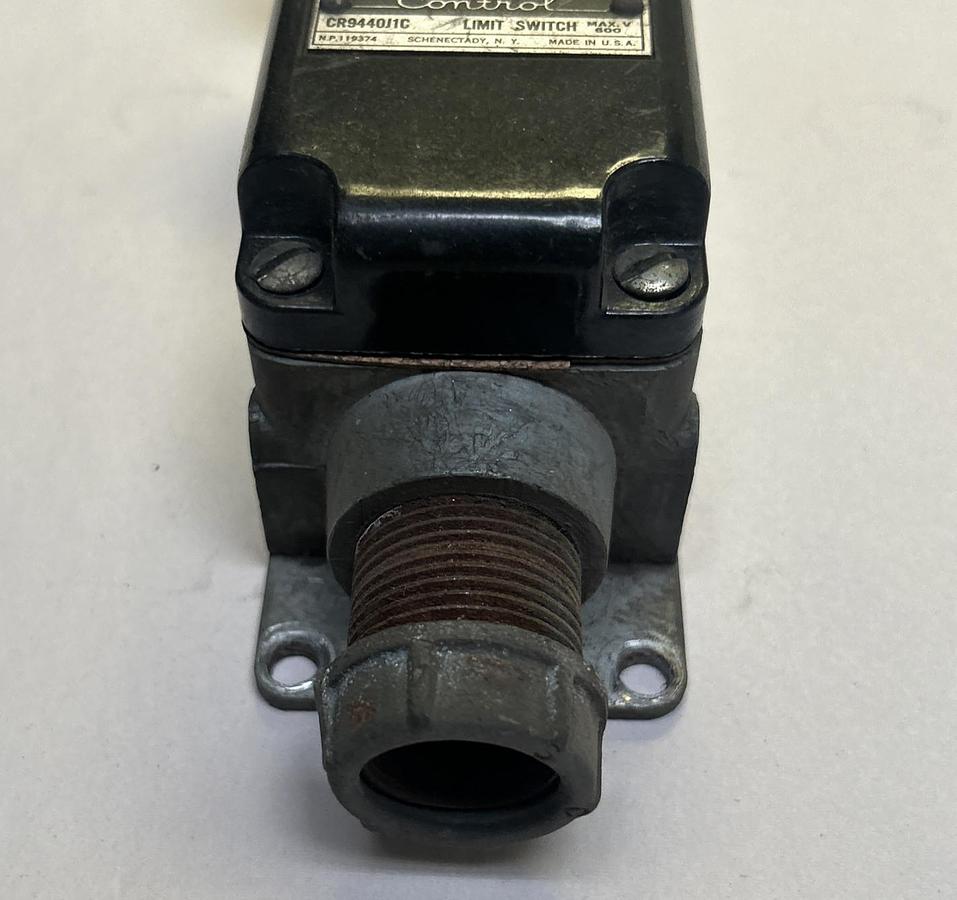 Used GENERAL ELECTRIC,CR9440J1C,LIMIT SWITCH