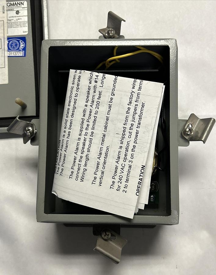 TOMAR ELECTRONICS,MODEL 1000,POWER ALARM 120/240V .8/.4A 60HZ NOS