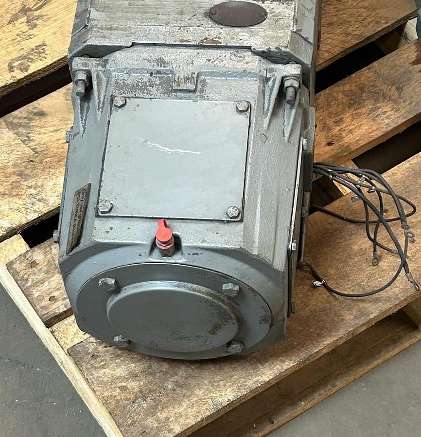 Used RELIANCE,01KA597350-NY,DC MOTOR 5HP 1380RPM 180V C1812ATZ FR BROKEN FOOT MOUNT