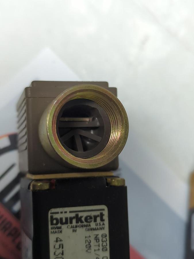 URKERT,453018V,SOLENOID VALVE 0330 C 1/8 FPM BR NPT 1/4 BOX OF 2 PCS NOS