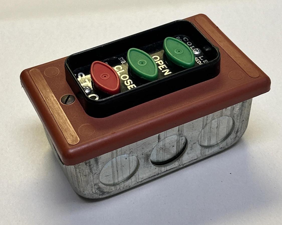 COLLEC,217A,PUSH BUTTON ENCLOSURE OPEN / CLOSE / STOP