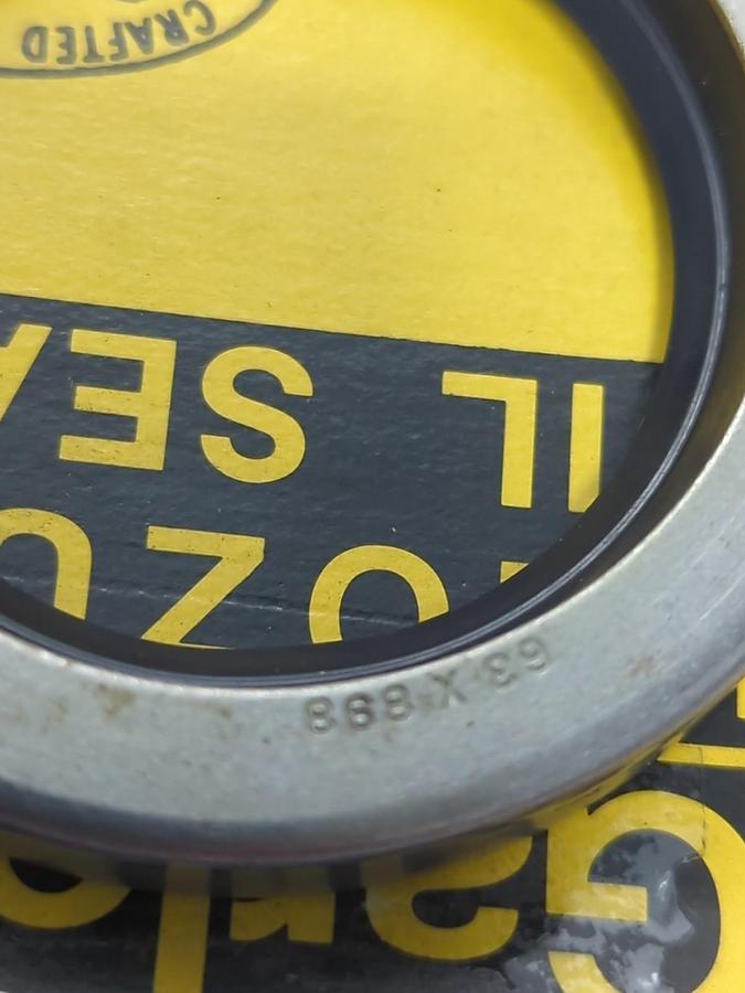 GARLOCK KLOZURE,21158-0898,OIL SEAL 1-3/4 X 2.43 X 3/8 NOS