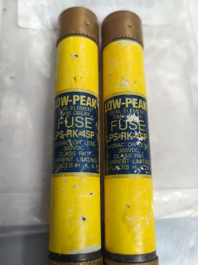 Used COOPER BUSSMANN,LPS-RK-4SP,LOW-PEAK 4 AMP FUSE LOT OF 2 PRE-OWNED