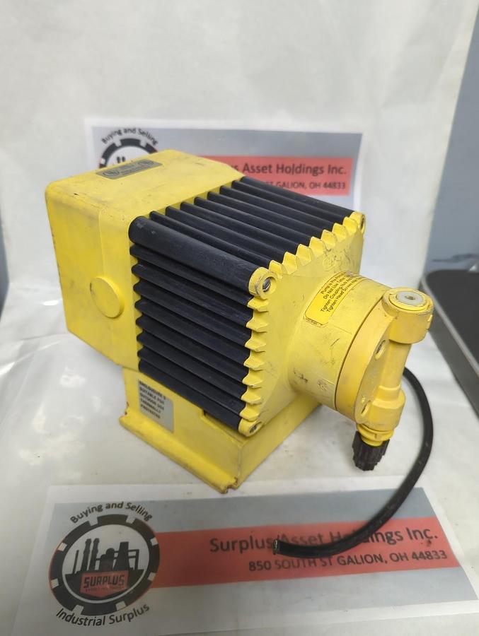 Used MILTON ROY,B711-191S,CHEMICAL METERING PUMP 115VAC 50/60HZ 1.5A USED