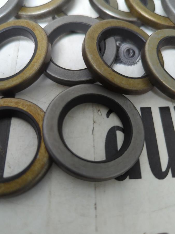 THOMSON,S-1000 IN,1 IN 1.567 IN OIL SEALS LOT OF 22 NOS