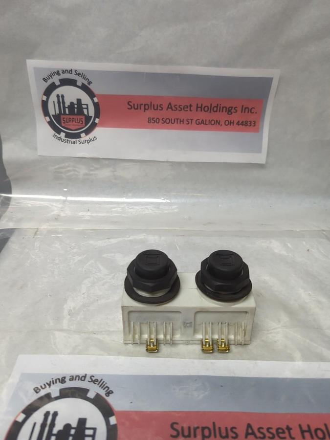 Used SQUARE D,9001-SKRU-2,TWO SPEED MOMENTARY SWITCH INTERLOCK PUSH BUTTON 120/240V