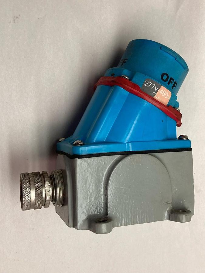 Used Meltric,33-38047 DS30,30A Disconnect Switch Receptacle