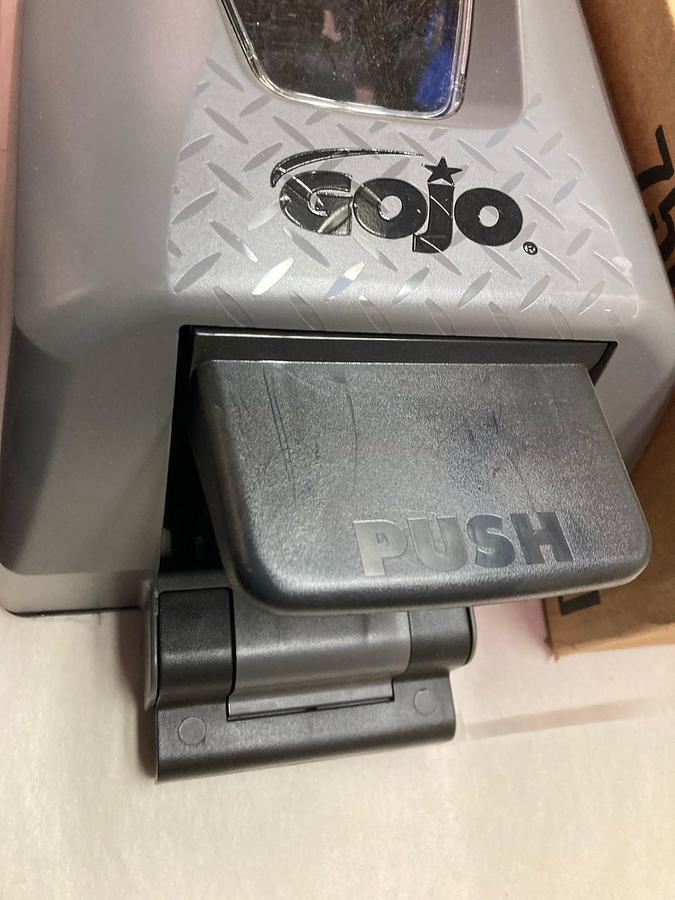 Gojo,7500-01,Push-Style Soap Dispenser 5000 Ml Gray