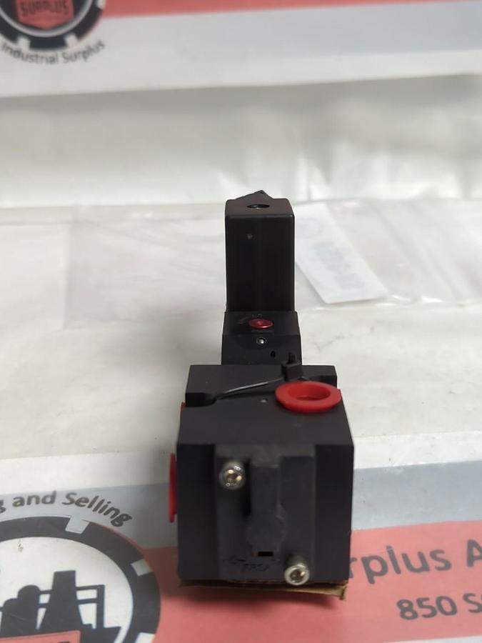 Used VERSA,CGS-4232-NB2-HC-A120,SOLENOID VALVE 8.5 WATT PRE-OWNED