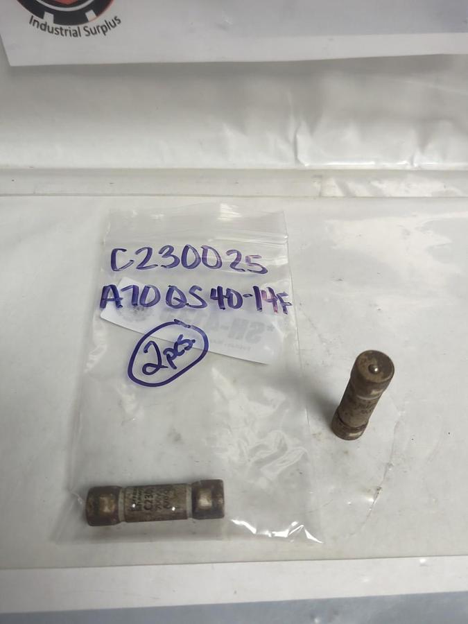 Used FERRAZ SHAWMUT,A70QS40-14F,AMP-TRAP 40 AMP FUSE LOT OF 2 PRE-OWNED