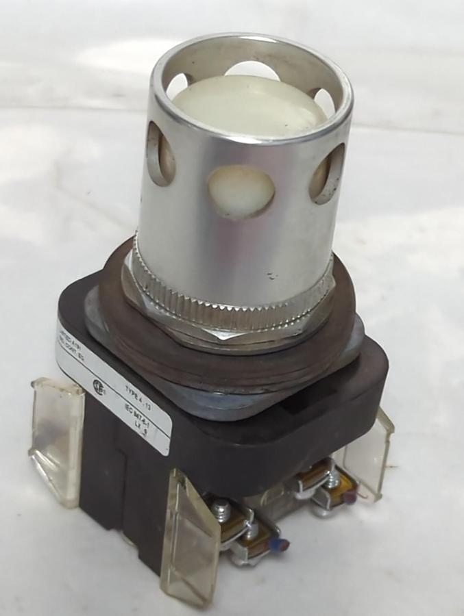 Used ALLEN BRADLEY,800T-QA24W,SER T WHITE ILLUMINATED PUSH BUTTON 24V AC/DC PRE-OWNED