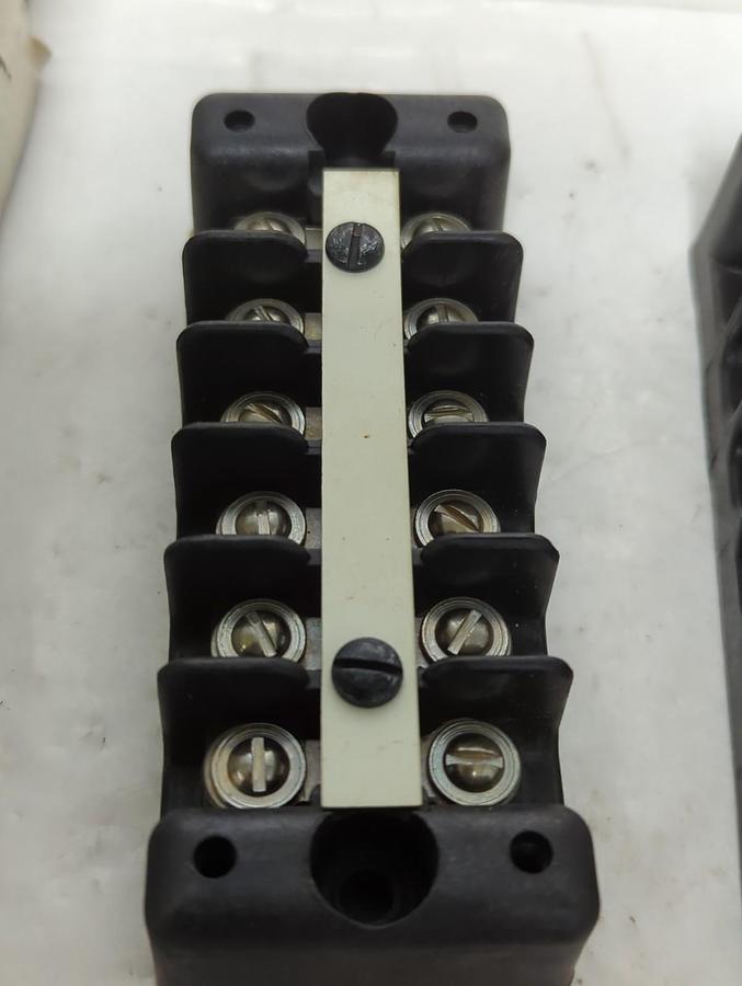 TELEDYNE PENN-UNION,AEP TERMINAL BLOCKS 30 AMP 750V PACK OF 2 NOS