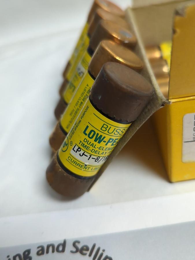 COOPER BUSSMANN,LPJ-1-8/10SP,LOW PEAK 8/10 AMP FUSES BOX OF 10 NOS