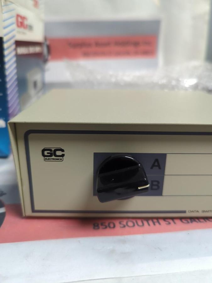 Used GC ELECTRONICS,64-2001-0000,MANUAL DATA SWITCH DB25 A/B NOS