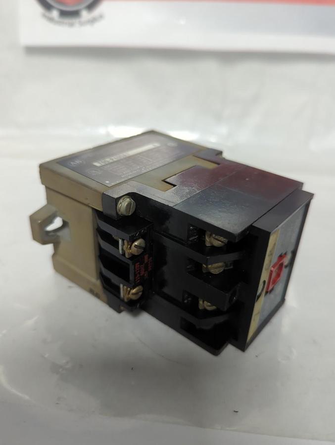 Used ALLEN BRADLEY,700-P400A1,SERIES A CONVERTABLE CONTACT CONTROL RELAY PRE-OWNED