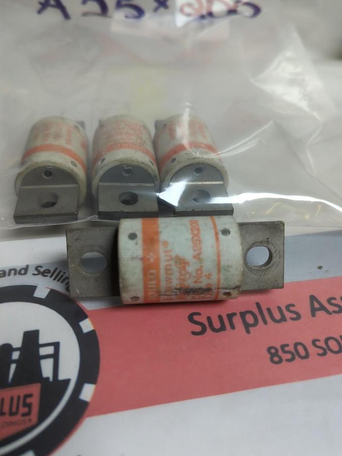 Used GOULD SHAWMUT,A25X200,TYPE 4 FUSE 200 AMP LOT OF 4 PRE-OWNED