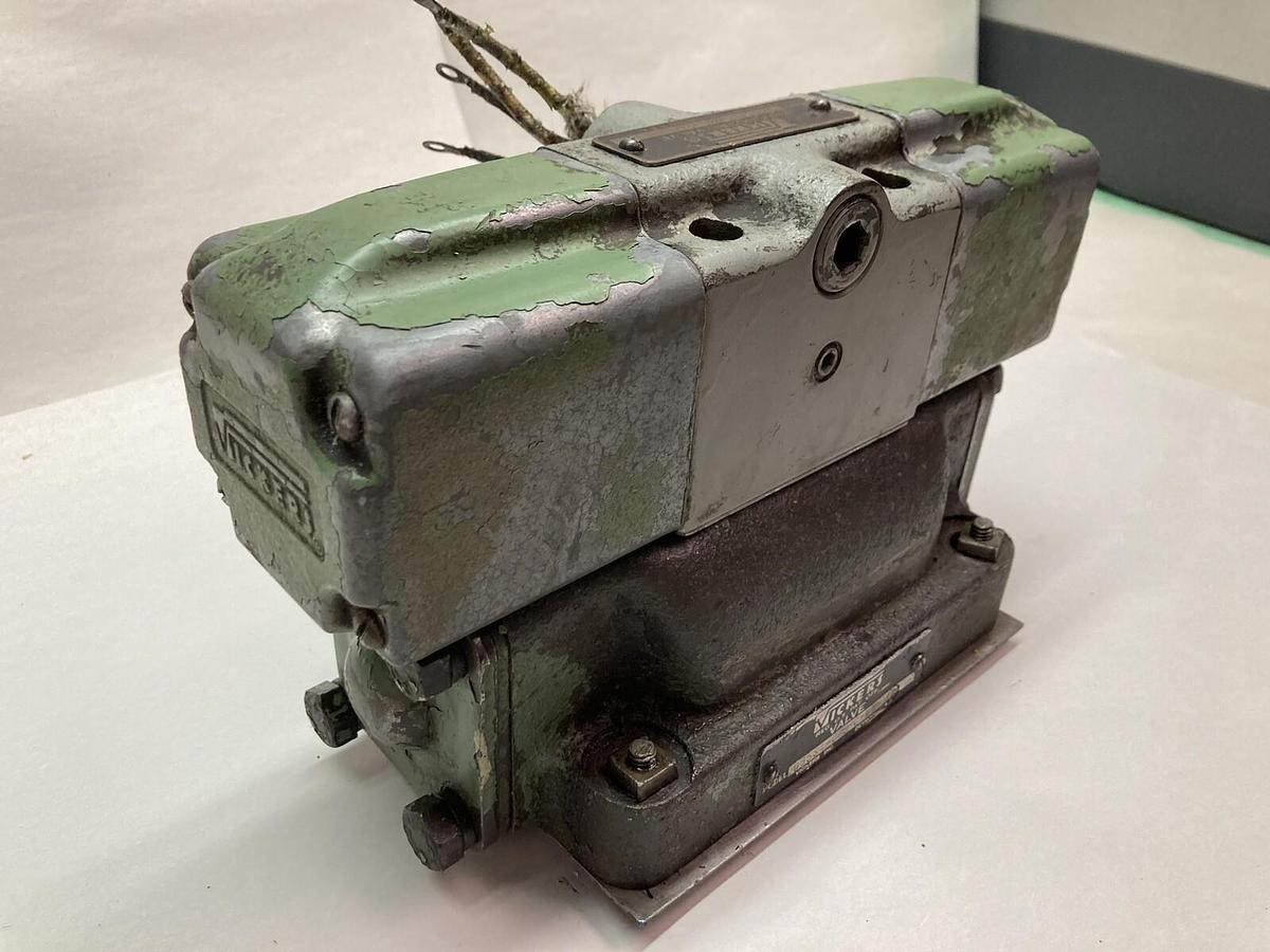 Used Vickers,DG5S4-062-C-M-10,Hydraulic Valve