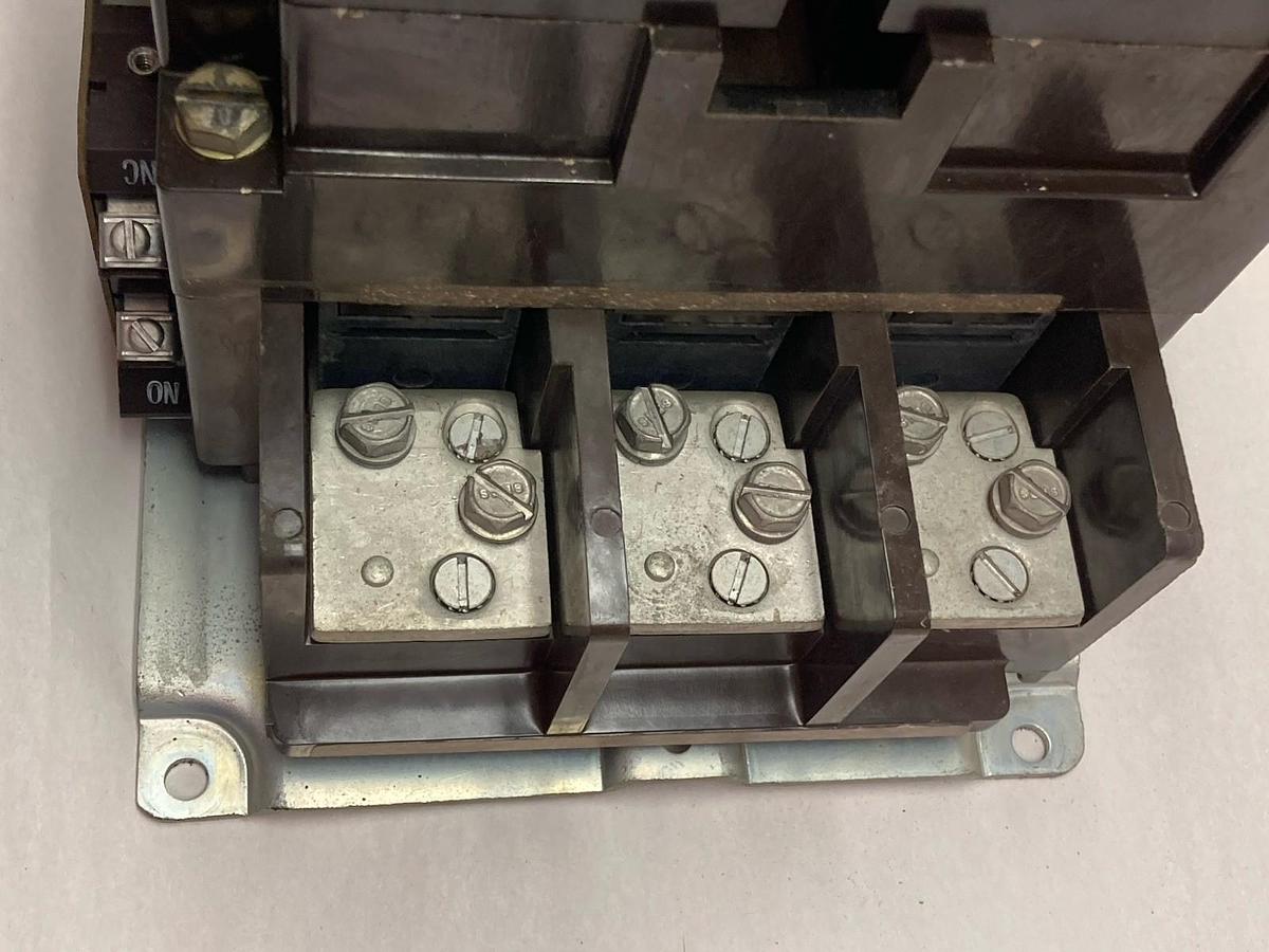Used Cutler-Hammer,C32KN3,Series A1 3-Pole Contactor 200A 480/600V