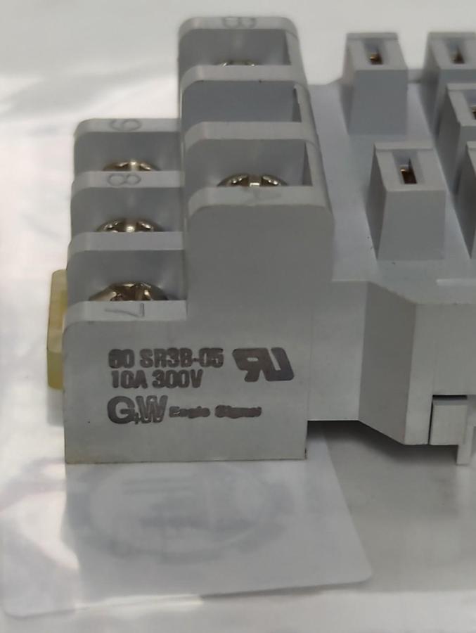 GW EAGLE SIGNAL,60-SR3B-05,RELAY SOCKET BASE 10A 300V NOS