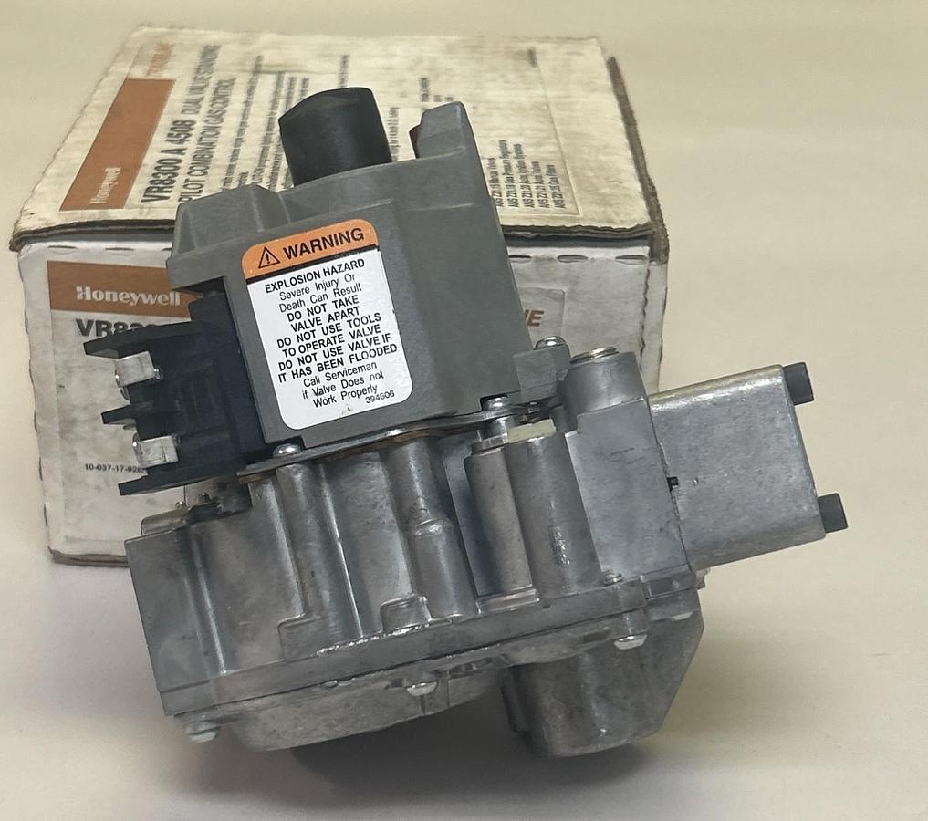 HONEYWELL,VR8300A4508,DUAL VALVE STANDING PILOT COMBINATION GAS CONTROL NOS