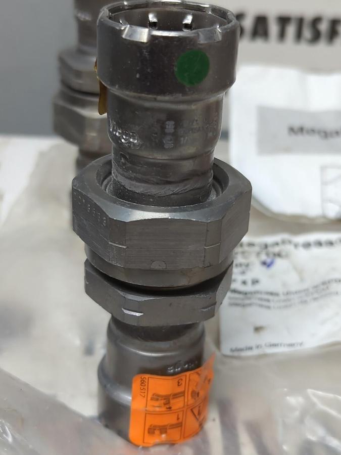 VIEGA,25700,MEGAPRESS 1/2 IN X1/2 IN UNION W/EPDM LOT OF 4 NOS