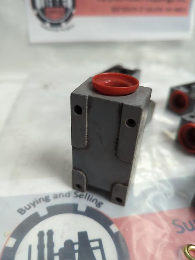 Used CUTLER HAMMER,E50RA,LIMIT SWITCH RECEPTACLE SERIES A1 LOT OF 6 PRE-OWNED