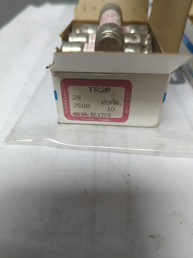GOULD SHAWMUT,TR2R,TRI ONIC 2 AMP FUSES LOT OF 12