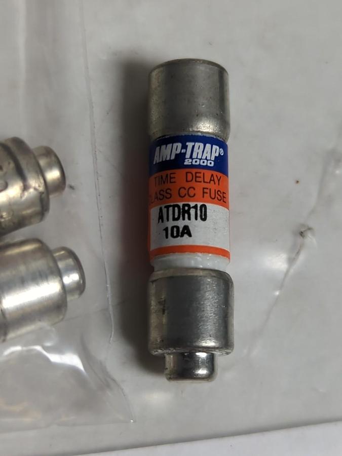 Used FERRAZ SHAWMUT,ATDR10,AMP-TRAP 10 AMP FUSE LOT OF 6 PRE-OWNED