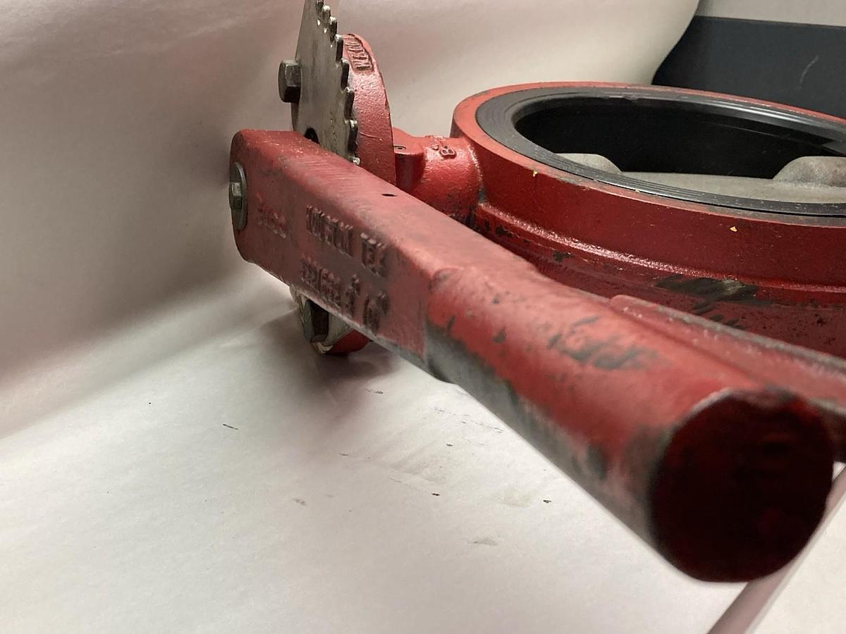 Used Weco,Model 12 8"-175,Wafer Body Butterfly Valve 3228447