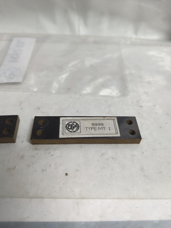 Used HUBBEL,9999 MT1,TYPE MT1 TIE BAR LOT OF 2 PRE-OWNED