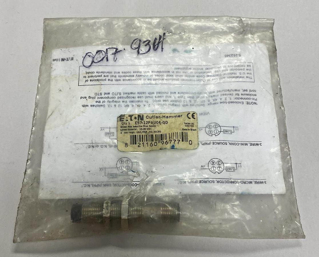 Eaton Cutler Hammer,E57-12PAU04-GD,Inductive Proximity Sensor NOS