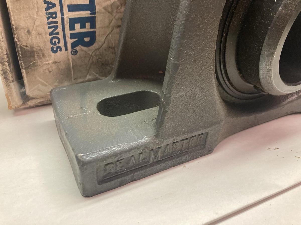 Used SealMaster,3-215D,2-Bolt Pillow Block Ball Bearing Unit 3 Inches