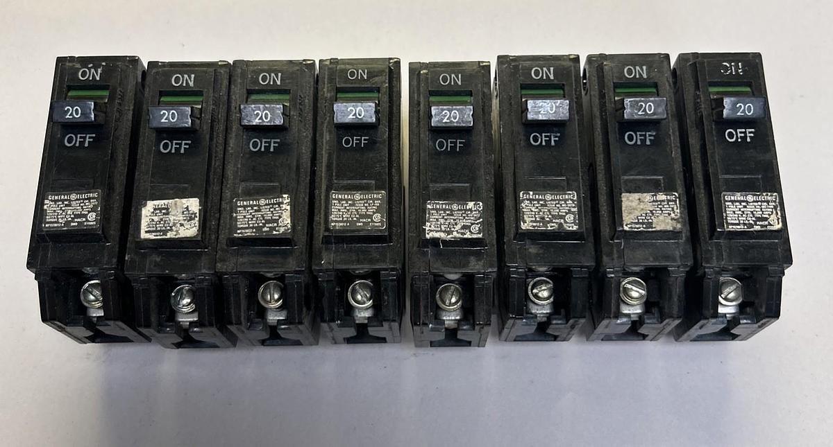 Used GENERAL ELECTRIC,THQL1120,CIRCUIT BREAKER 20A 120/240V 1P LOT OF 8