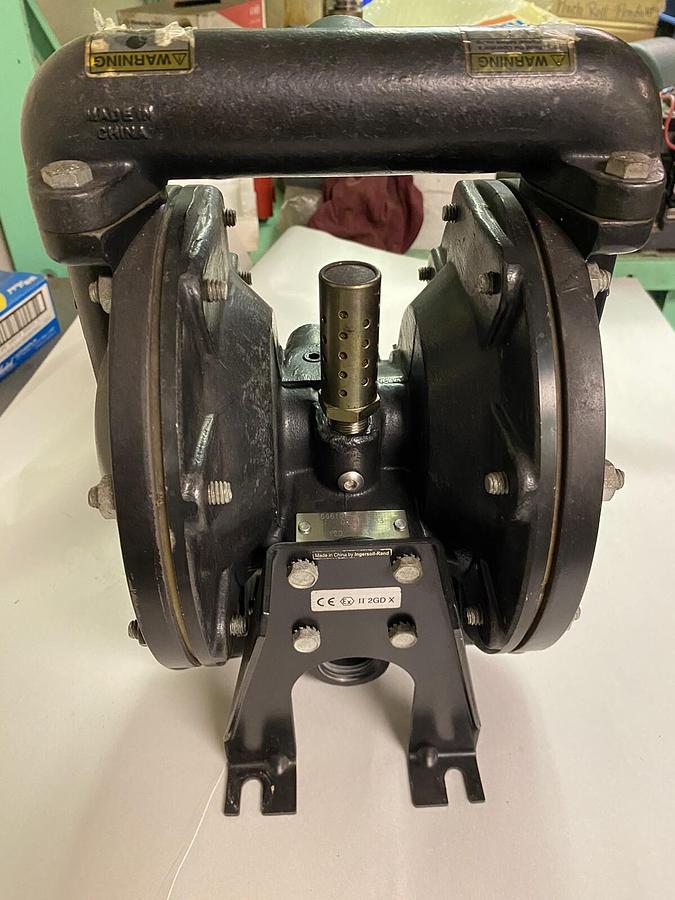 Used ARO INGERSOLL RAND,666100-3C9-C, 1IN NPT DIAPHRAGM PUMP